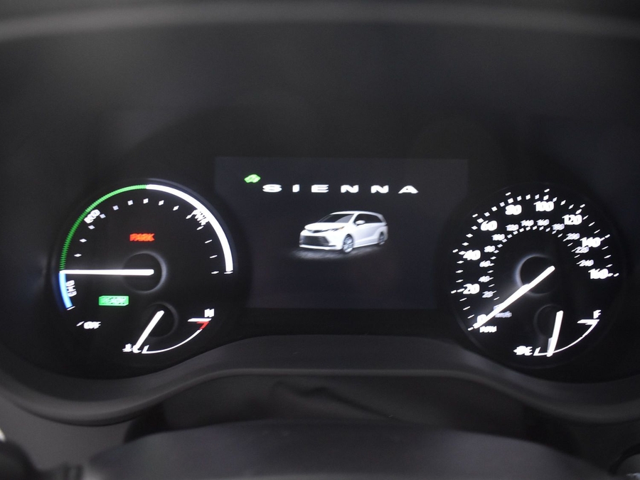 New 2025 Toyota Sienna Hybrid XLE Base - BraunAbility Side Entry Entry Fold Out Automatic Ramp