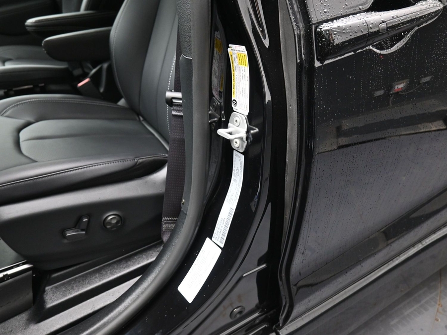 New 2026 Chrysler Pacifica Select Sport - BraunAbility Side Entry Entry Fold Out Automatic Ramp