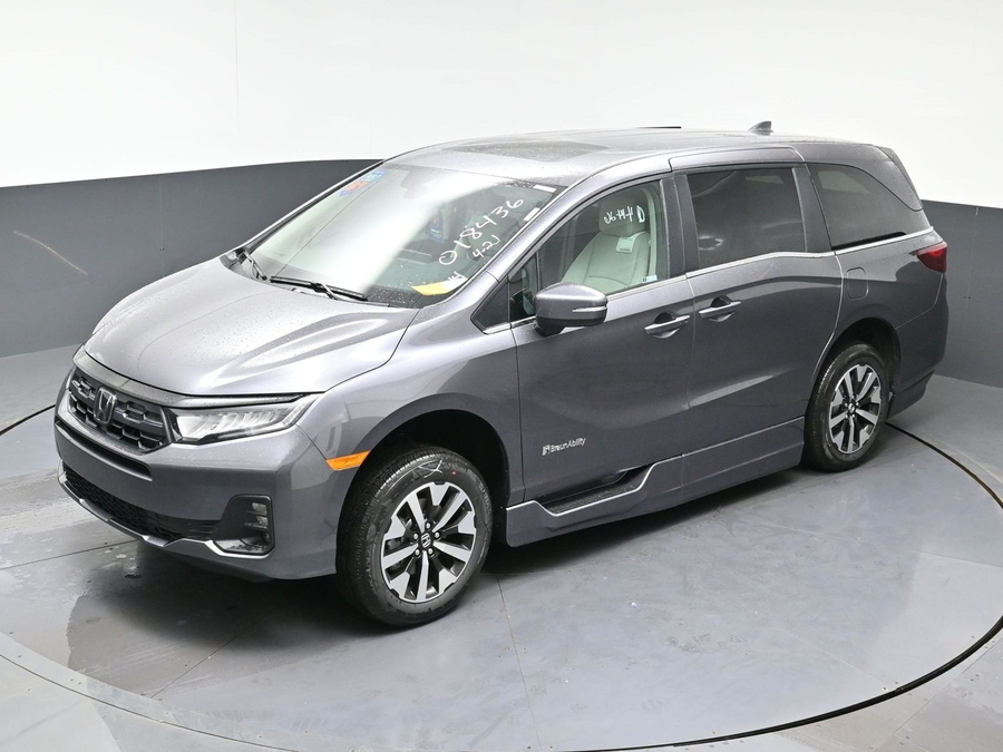 Grey Honda Odyssey image number 20