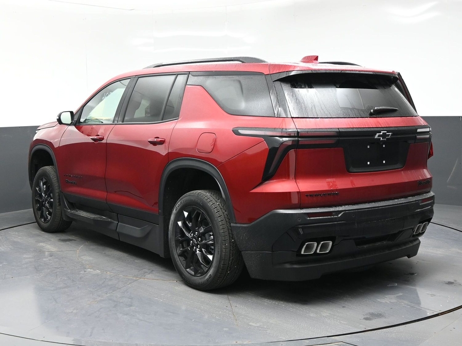 Red Chevrolet Traverse image number 2