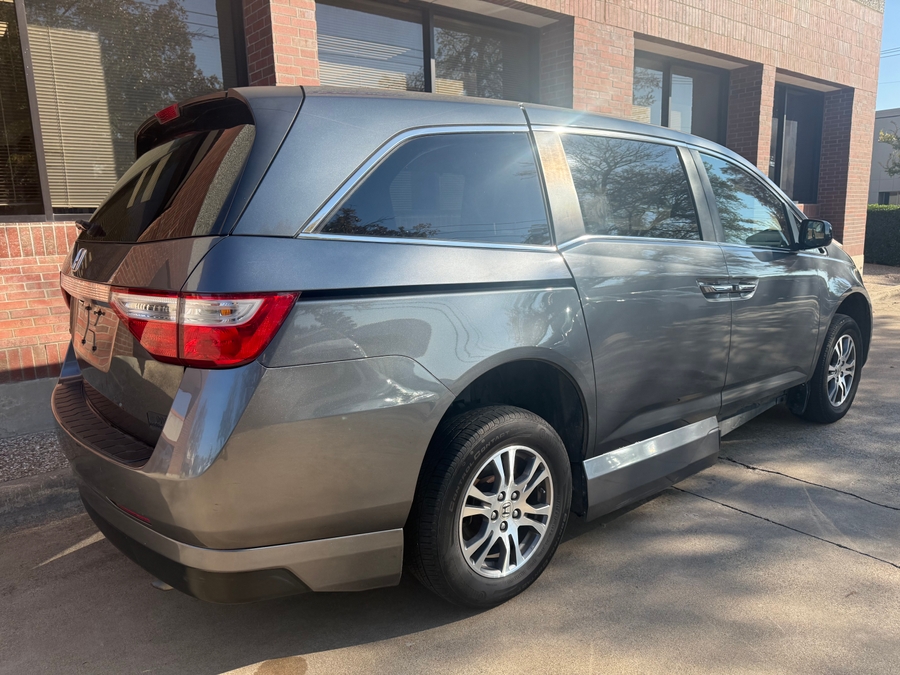 Used 2012 Honda Odyssey EX-L - VMI Side Entry Entry In Floor Automatic Ramp