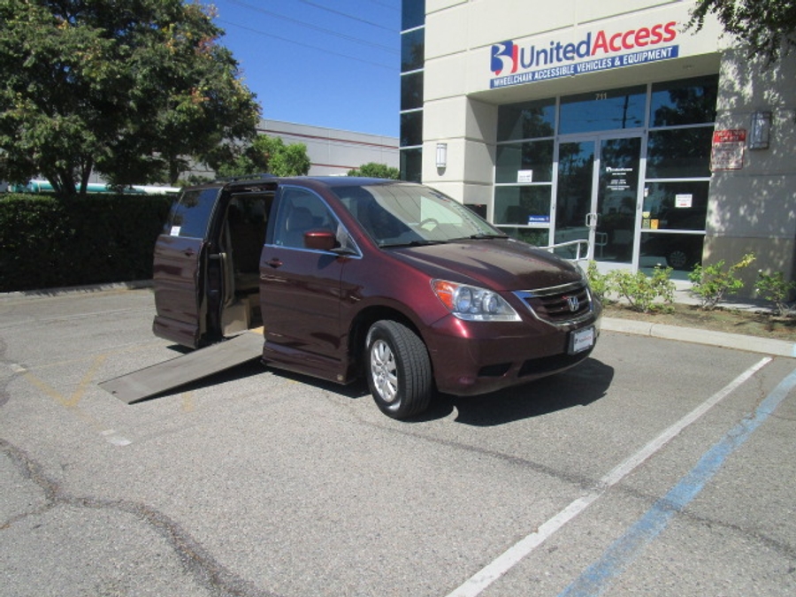 Used 2008 Honda Odyssey EX-L - BraunAbility Side Entry In Floor Automatic Ramp