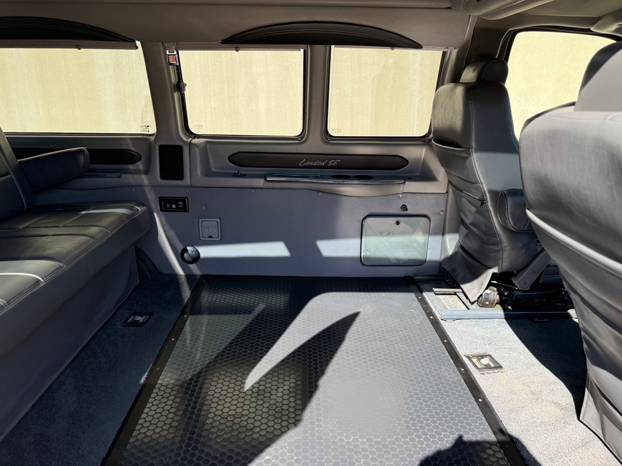 Used 2015 GMC Savana Explorer - Side Entry Entry Lift Automatic Ramp