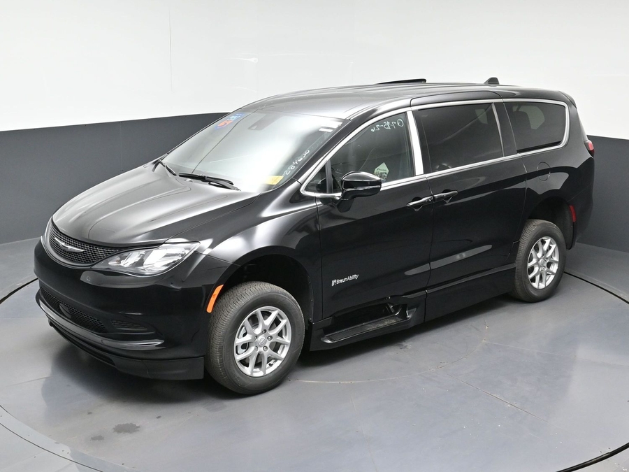 New 2026 Chrysler Voyager LX - BraunAbility Side Entry Fold Out Automatic Ramp