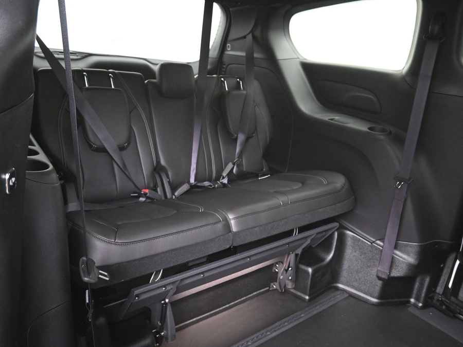 White Chrysler Pacifica image number 6