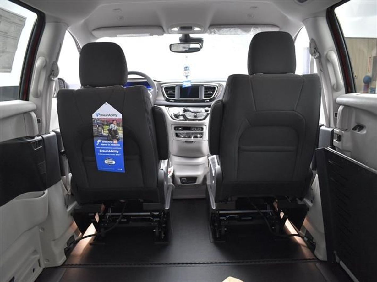 2023 CHRYSLER VOYAGER - Image 24