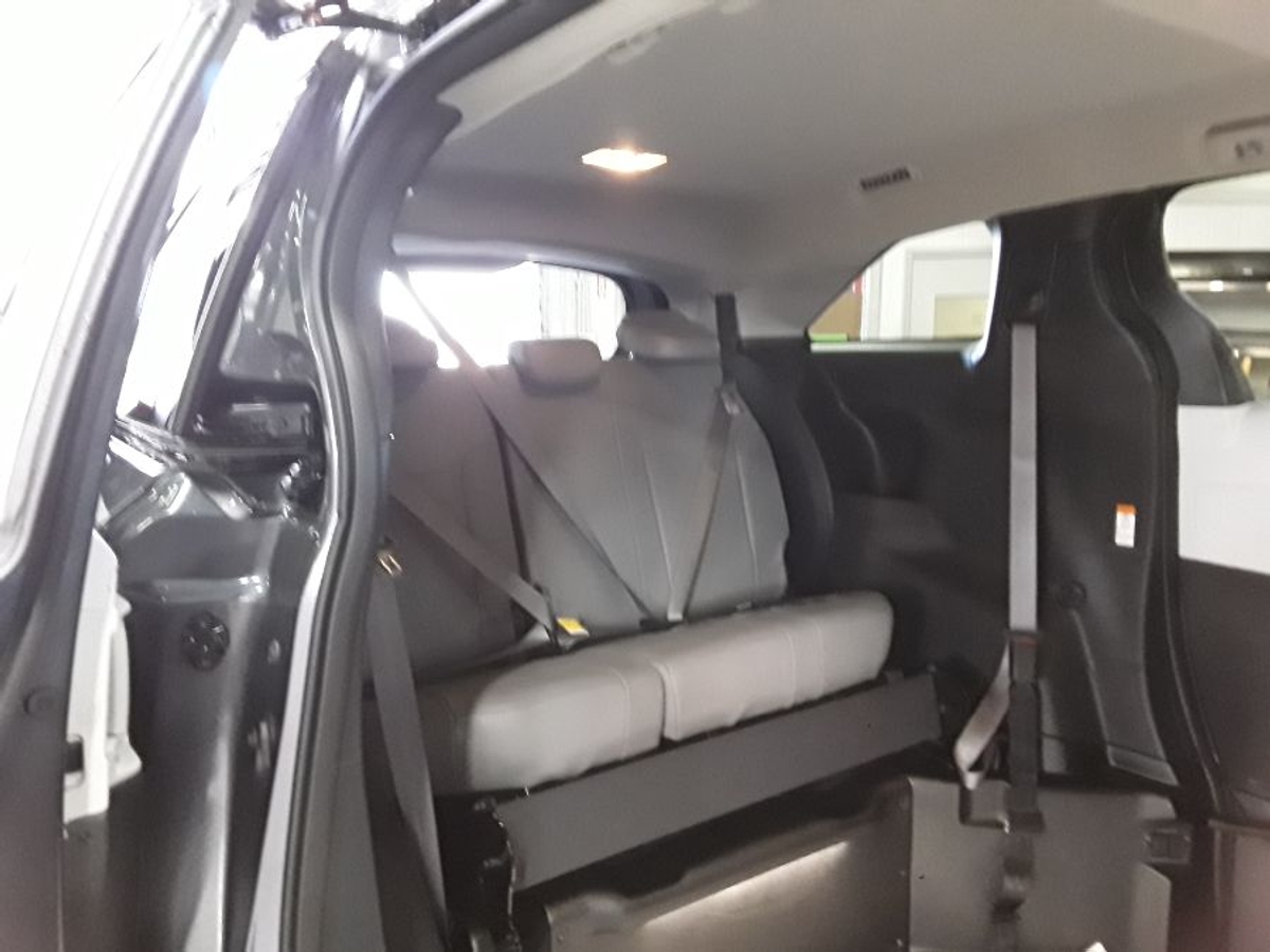 2025 TOYOTA SIENNA - Image 41