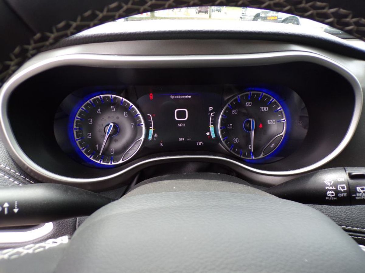 Blue Chrysler Pacifica image number 6