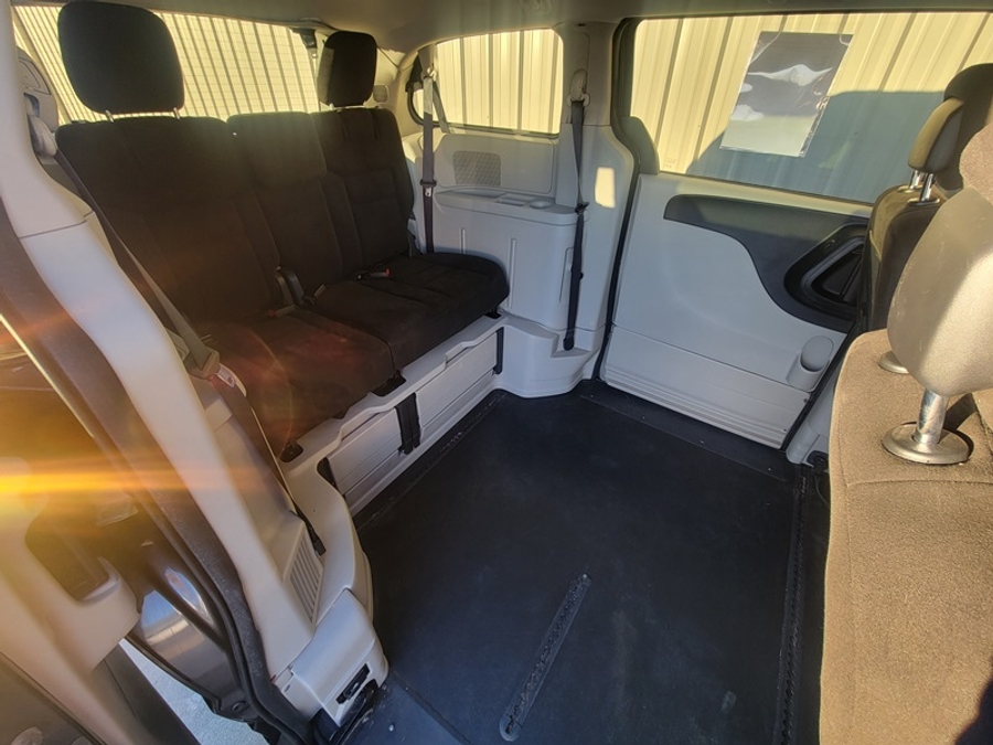 Used 2016 Dodge Grand Caravan SXT - BraunAbility Side Entry Entry Fold Out Automatic Ramp