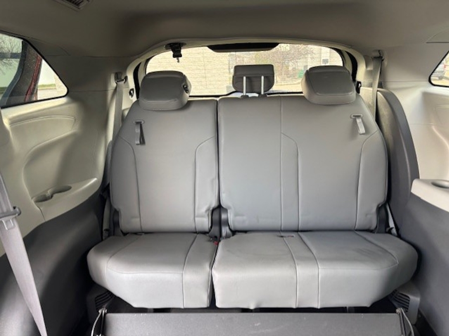 Used 2021 Toyota Sienna Hybrid XLE Base - BraunAbility Side Entry Entry Fold Out Automatic Ramp