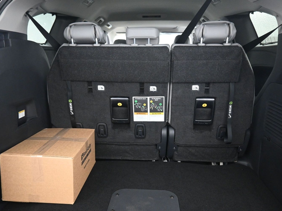 New 2026 Toyota Sienna Hybrid XLE Base - BraunAbility Side Entry Fold Out Automatic Ramp