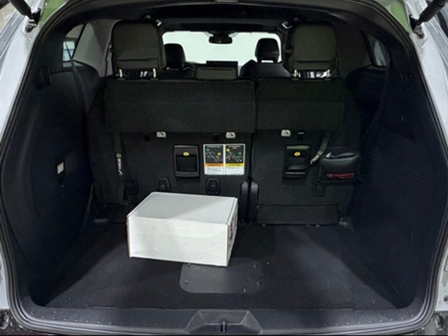 2025 Toyota Sienna XSE - Photo 10