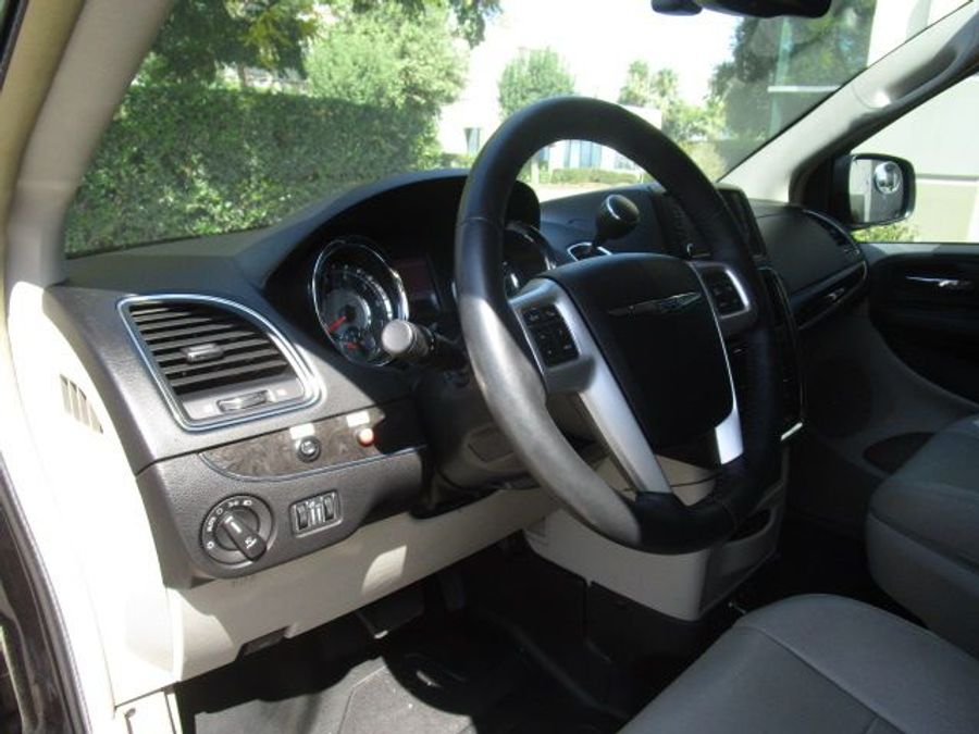 Used 2015 Chrysler Town and Country Touring-L - BraunAbility Side Entry Entry In Floor Automatic Ramp