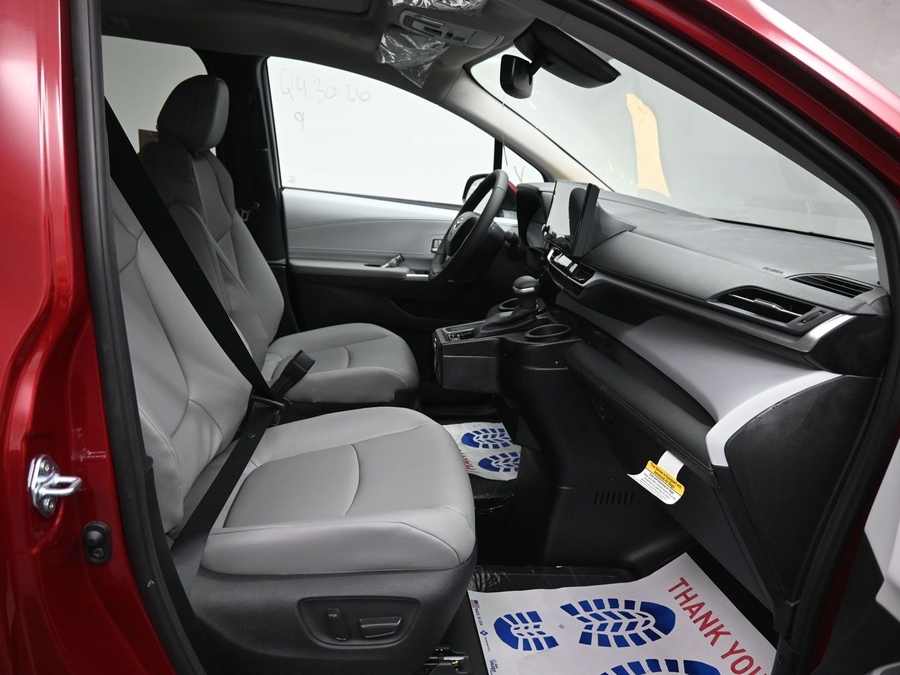 Red Toyota Sienna image number 3