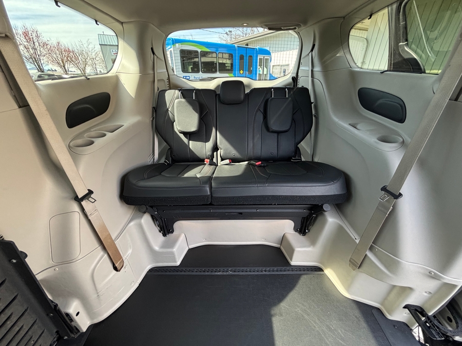 Used 2019 Chrysler Pacifica Touring L - BraunAbility Side Entry Entry Fold Out Automatic Ramp