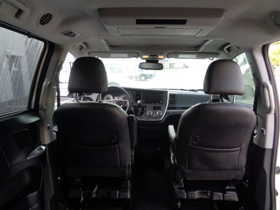 Used 2020 Toyota Sienna SE Premium - VMI Side Entry In Floor Automatic Ramp