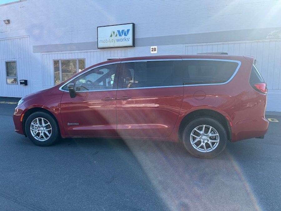 Red Chrysler Pacifica image number 2