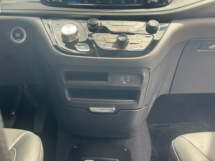 Red Chrysler Pacifica image number 13