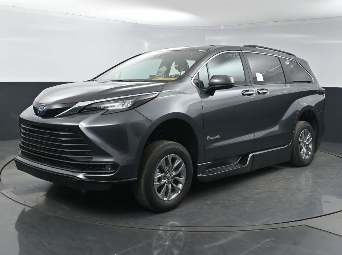 2025 TOYOTA SIENNA - Image 4