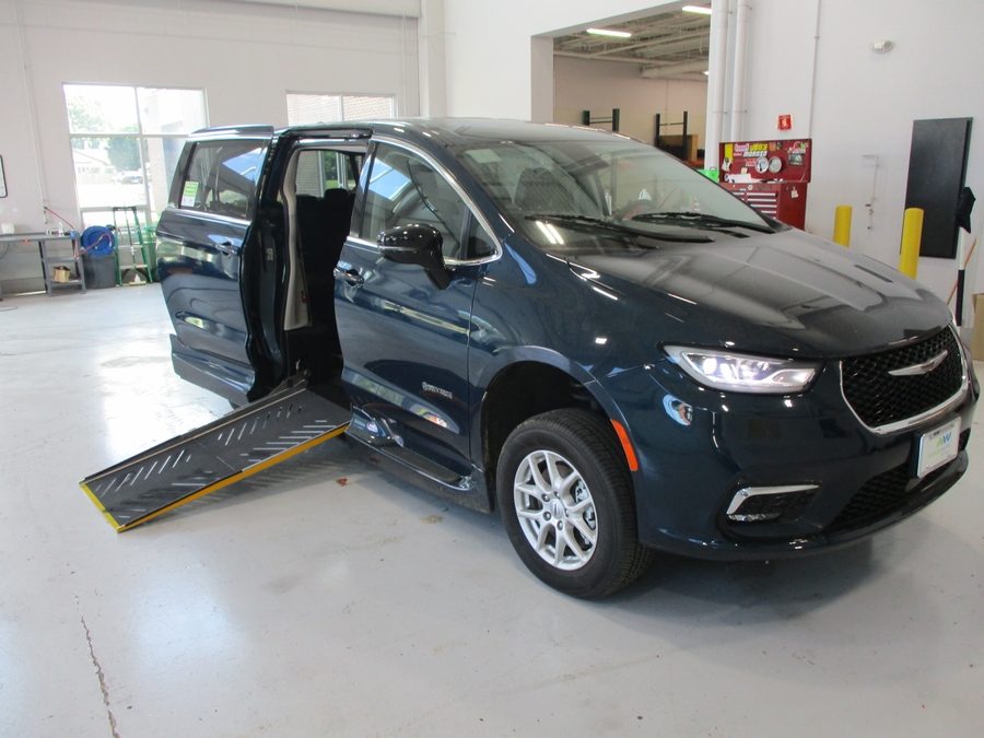 2024 Chrysler Pacifica