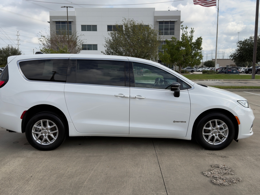 Used 2024 Chrysler Pacifica Touring - DRIVERGE Rear Entry Entry Fold Out Manual Ramp