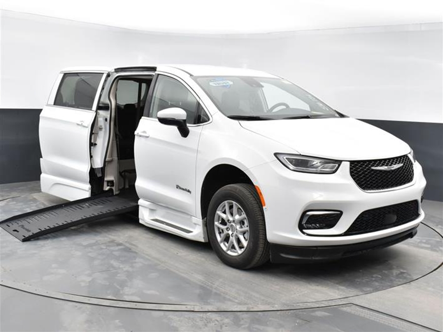 Used 2023 Chrysler Pacifica Touring L - BraunAbility Side Entry Fold Out Automatic Ramp