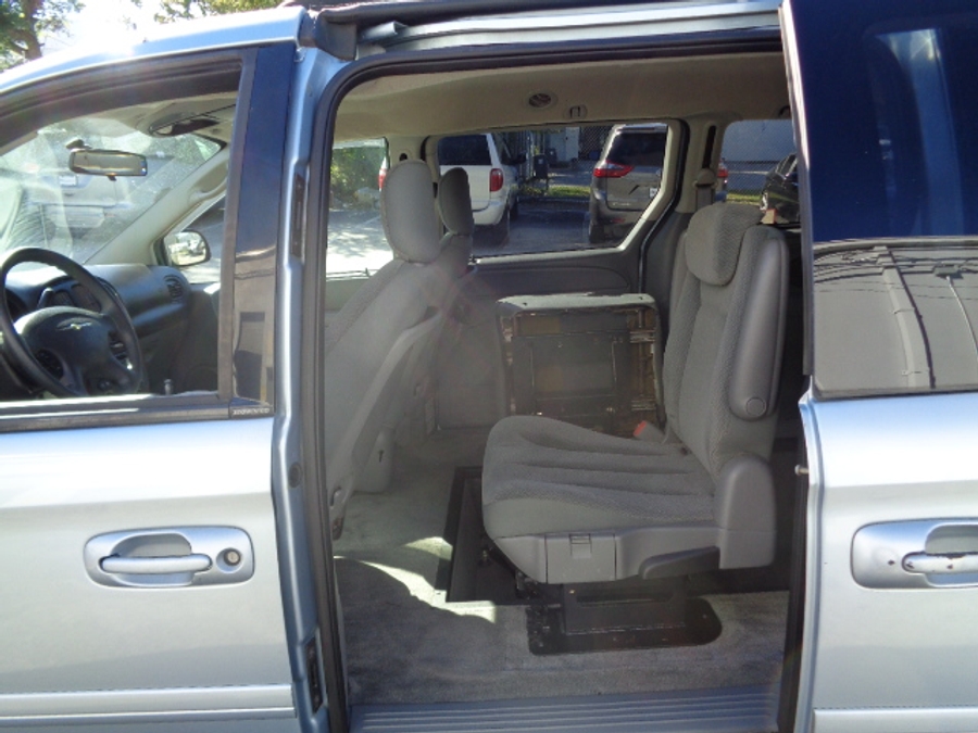 Used 2005 Chrysler Town and Country LX -  Entry  Ramp