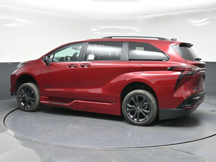 New 2026 Toyota Sienna Hybrid XSE Sport - BraunAbility Side Entry In Floor Automatic Ramp
