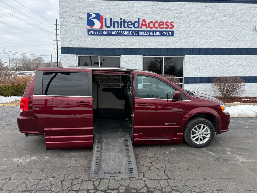Used 2019 Dodge Grand Caravan SXT - BraunAbility Side Entry Entry In Floor Automatic Ramp