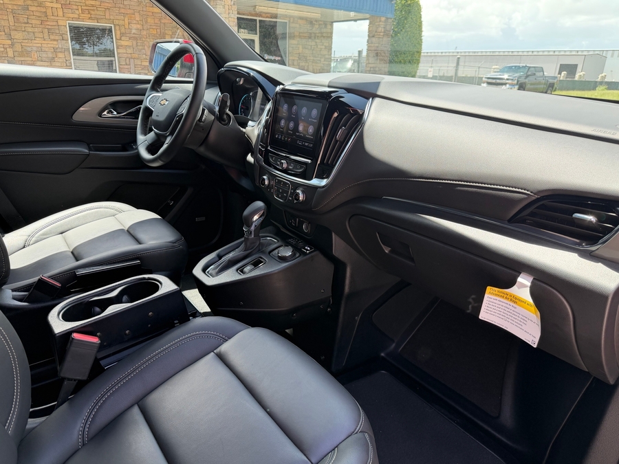 Used 2023 Chevrolet Traverse 3LT - BraunAbility Side Entry In Floor Automatic Ramp