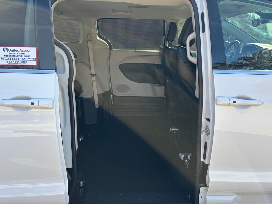 Used 2024 Chrysler Pacifica Touring L - BraunAbility Side Entry Entry Fold Out Automatic Ramp