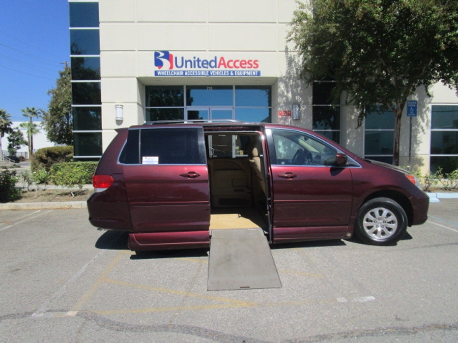 Used 2008 Honda Odyssey EX-L - BraunAbility Side Entry In Floor Automatic Ramp