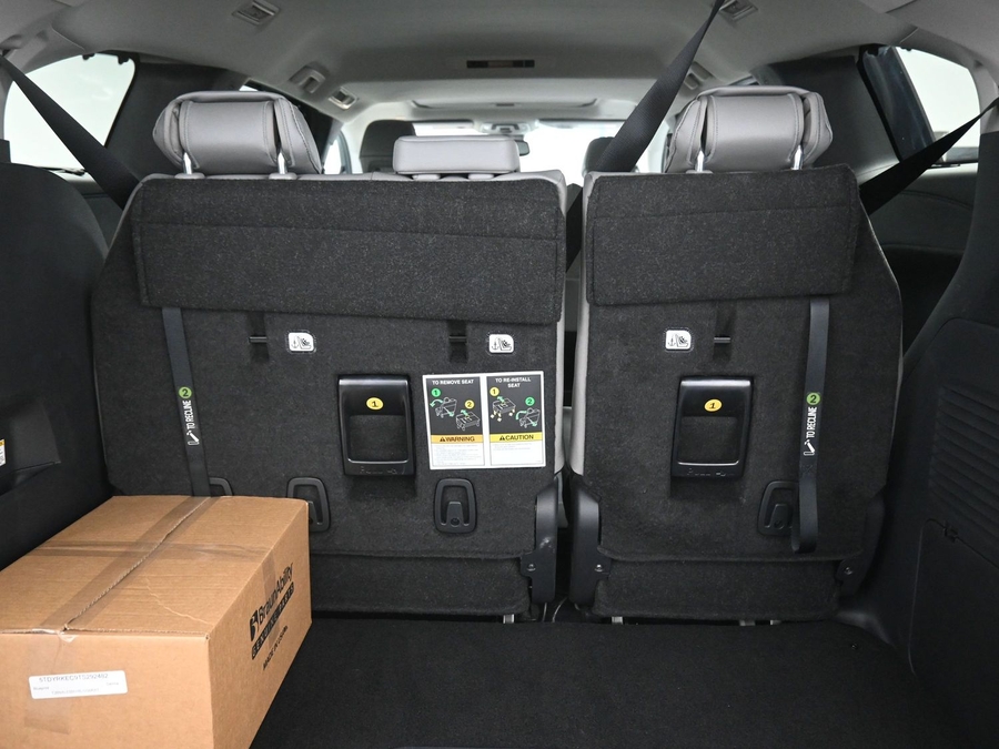 New 2026 Toyota Sienna Hybrid XLE Base - BraunAbility Side Entry Entry Fold Out Automatic Ramp