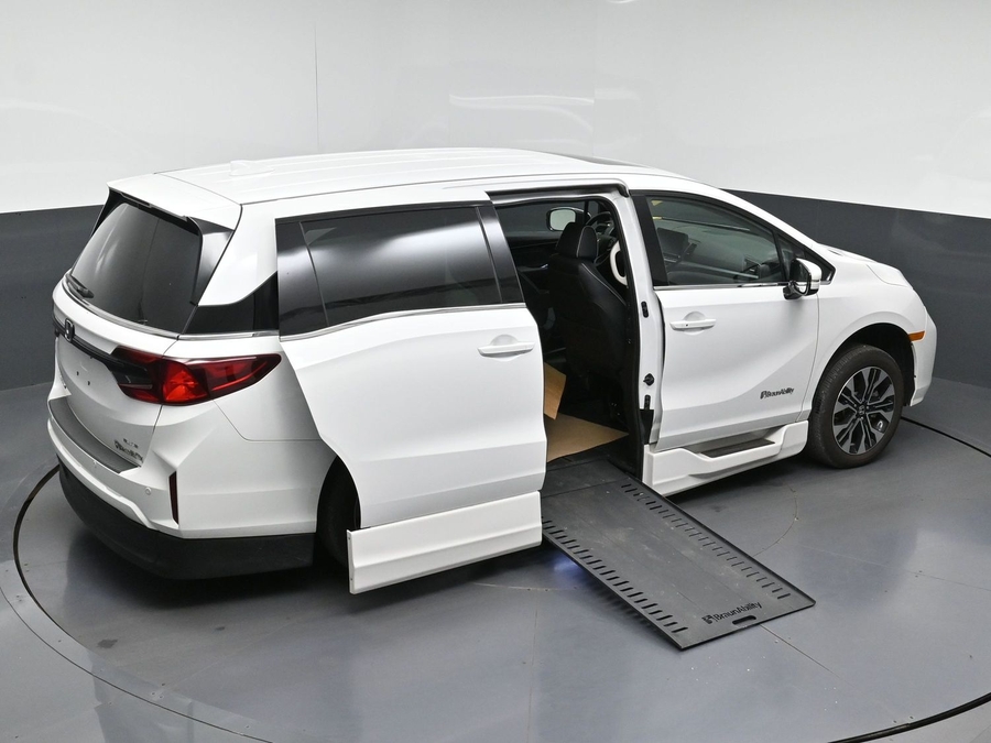 Used 2025 Honda Odyssey Elite - BraunAbility Side Entry In Floor Automatic Ramp