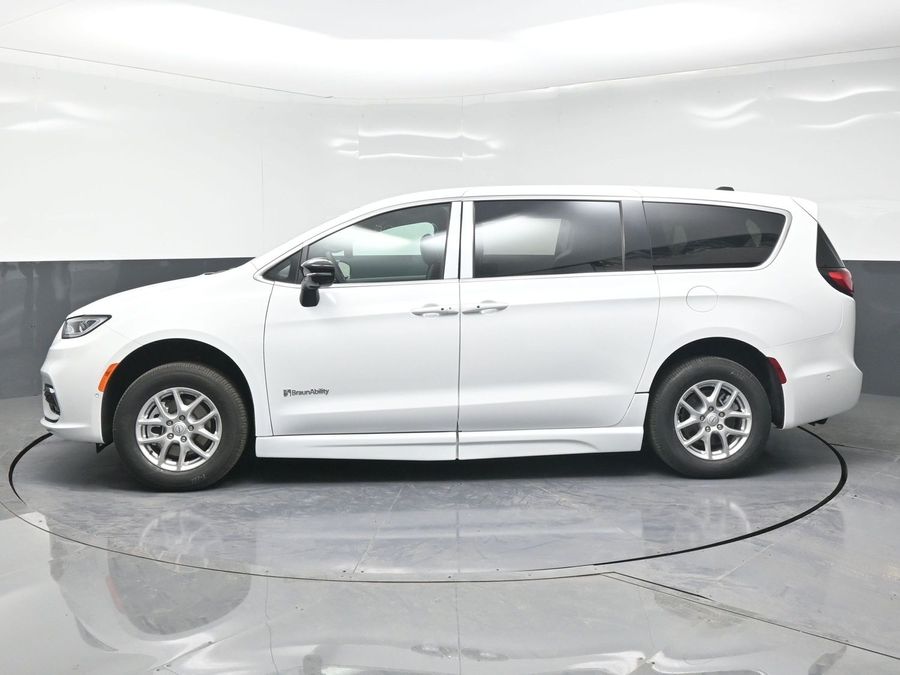 White Chrysler Pacifica with Side Entry Automatic Fold Out ramp