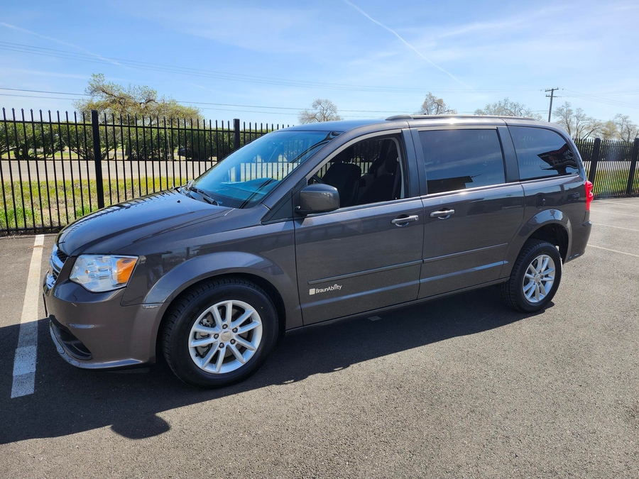 Used 2015 Dodge Grand Caravan SXT FRONT PASS TRANSFER SEAT - BraunAbility Rear Entry Entry Fold Out Automatic Ramp