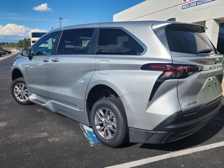 Used 2024 Toyota Sienna Hybrid LE Base - BraunAbility Side Entry Fold Out Automatic Ramp