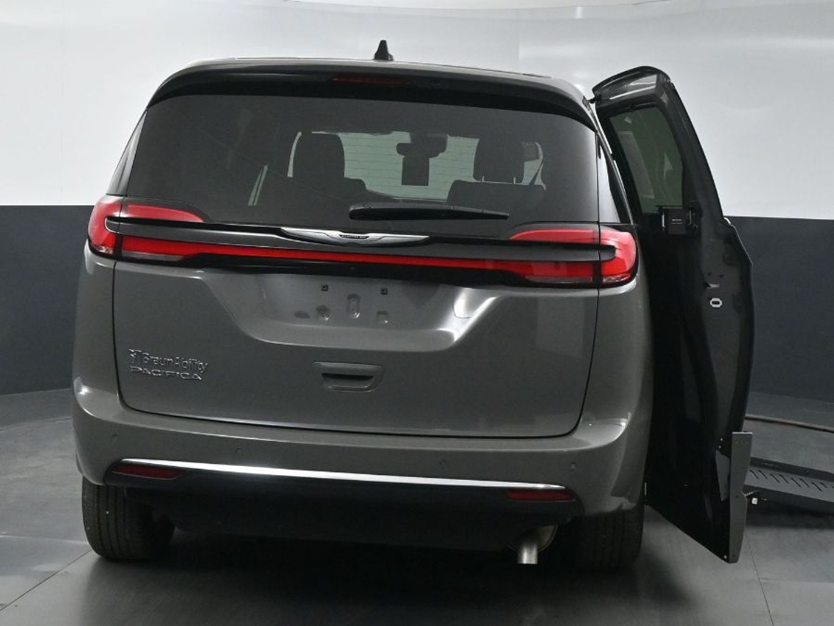 2025 CHRYSLER PACIFICA - Image 6