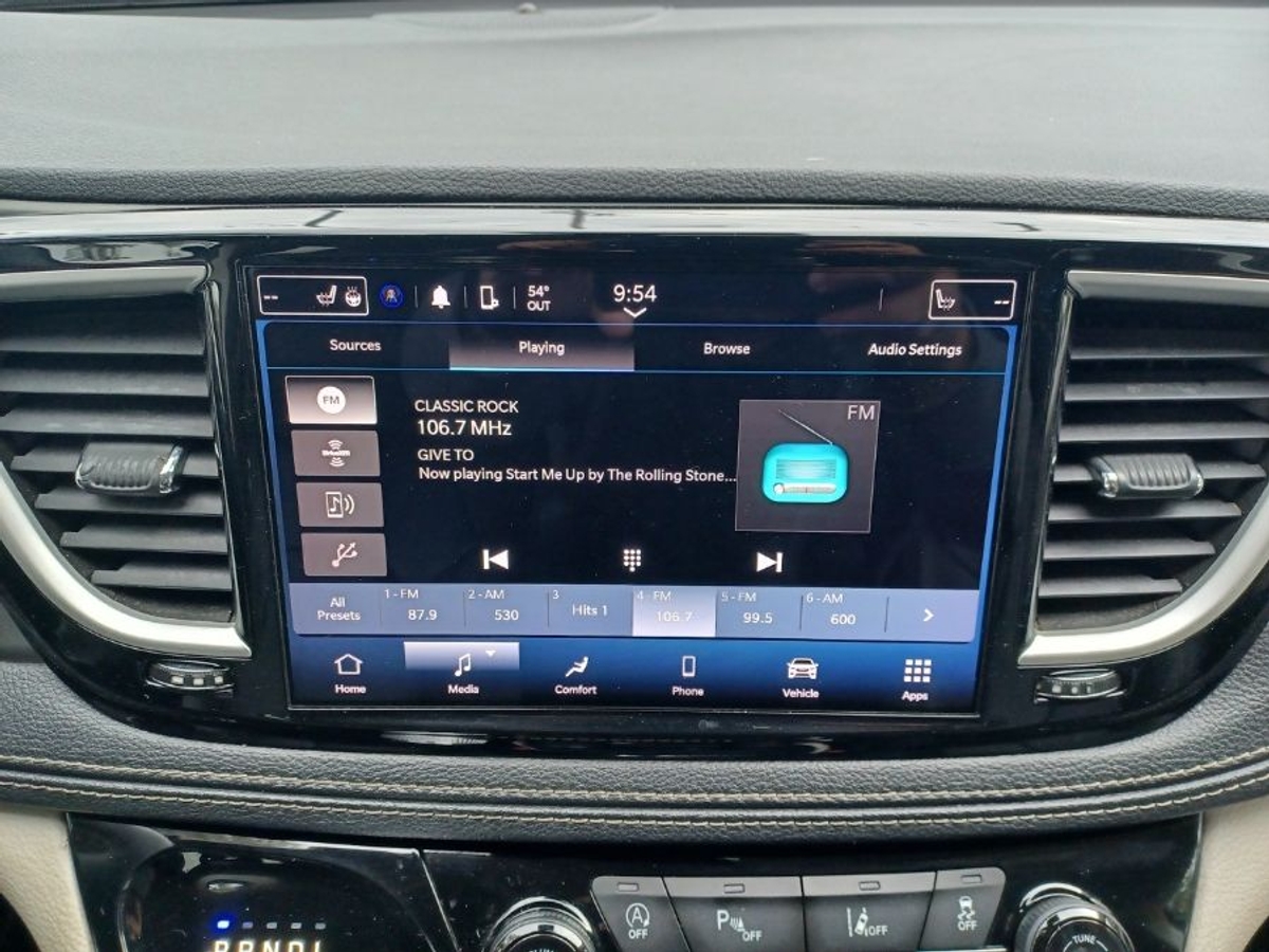 2022 CHRYSLER PACIFICA - Image 17