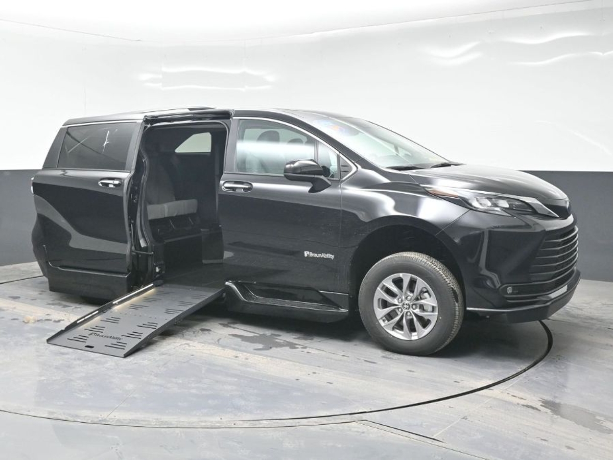 2025 TOYOTA SIENNA - Image 14