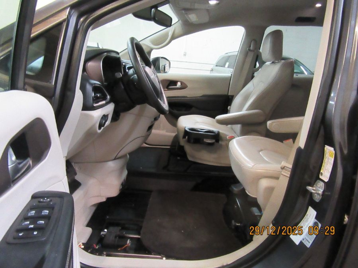 2021 CHRYSLER VOYAGER - Image 8