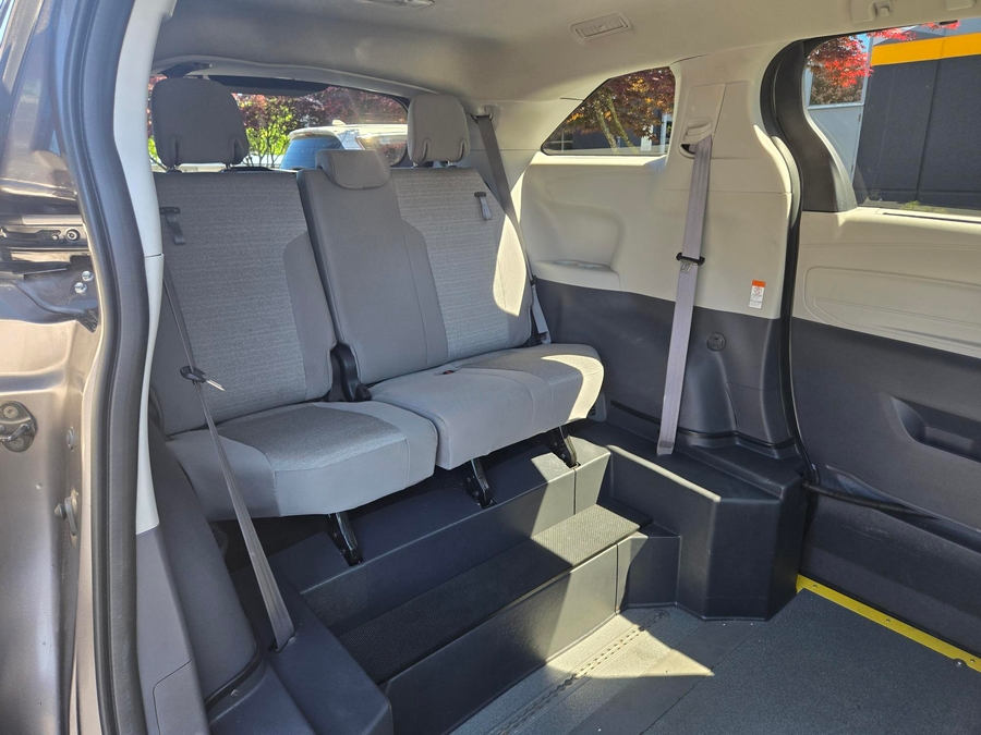 Used 2021 Toyota Sienna Hybrid LE AWD - Vantage Mobility Commercial Side Entry Entry In Floor Manual Ramp