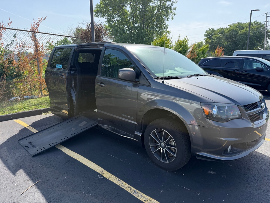 Used 2019 Dodge Grand Caravan GT - BraunAbility Side Entry In Floor Automatic Ramp
