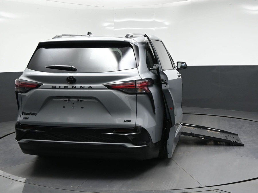 New 2026 Toyota Sienna Hybrid XSE Sport - BraunAbility Side Entry Fold Out Automatic Ramp