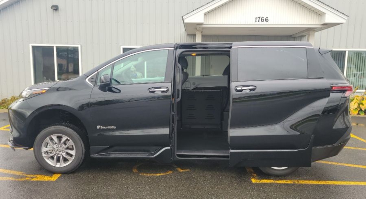 2025 TOYOTA SIENNA - Image 6