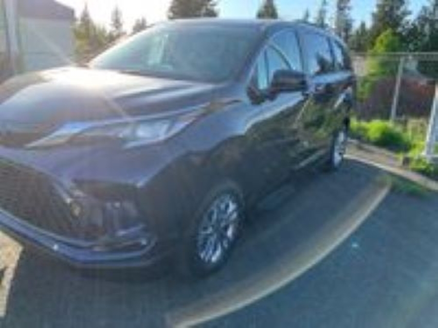 New 2026 Toyota Sienna Hybrid AWD XSE - VMI Side Entry In Floor Automatic Ramp