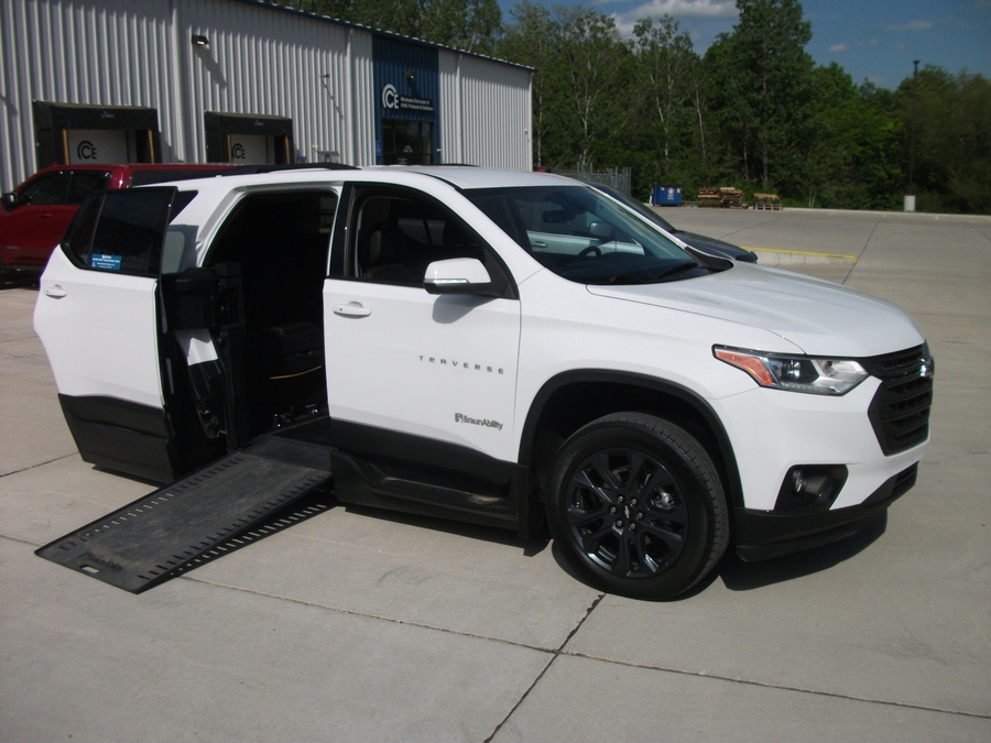 Used 2021 Chevrolet Traverse RS - BraunAbility Side Entry Entry In Floor Automatic Ramp