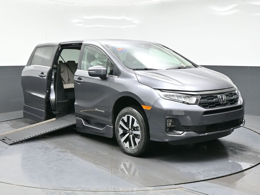 Grey Honda Odyssey with Side Entry Automatic In Floor ramp