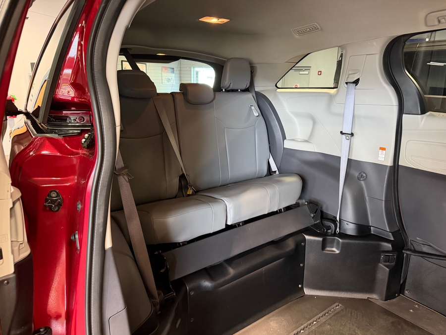 Used 2024 Toyota Sienna Hybrid XLE - BraunAbility Side Entry Entry Fold Out Automatic Ramp