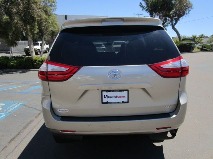 Used 2016 Toyota Sienna XLE Base - VMI Side Entry Entry In Floor Automatic Ramp